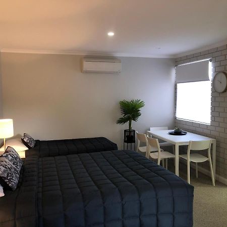 ארמידייל Estelle Kramer Motel מראה חיצוני תמונה