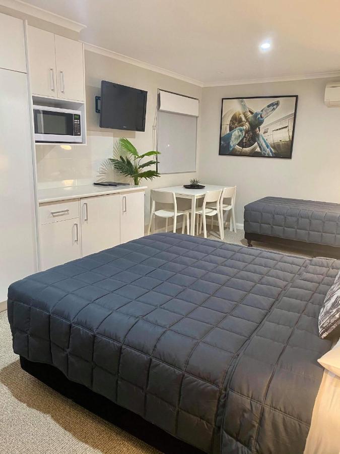ארמידייל Estelle Kramer Motel מראה חיצוני תמונה