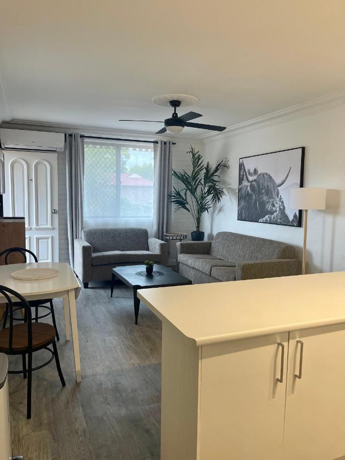 ארמידייל Estelle Kramer Motel מראה חיצוני תמונה