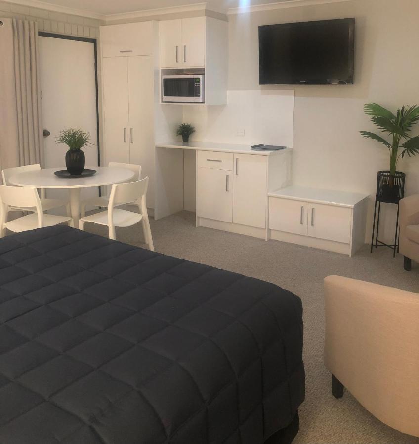 ארמידייל Estelle Kramer Motel מראה חיצוני תמונה